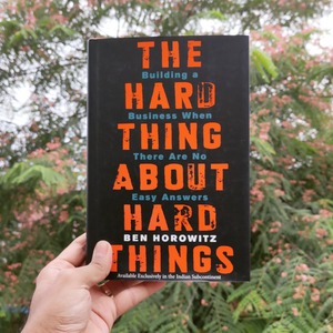 Las cosas difíciles sobre las cosas difíciles, de Ben Horowitz, libro en inglés con tapa blanda, libro sobre crecimiento empresarial y emprendedoría - Product Image 1