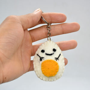 Llaveros de Fieltro de Lana Hechos a Mano - Llaveros de Fieltro de Lana 100% Orgánica - Lindos Colgantes para Bolsos con Forma de Dumpling, Llama y Huevo - Product Image 4
