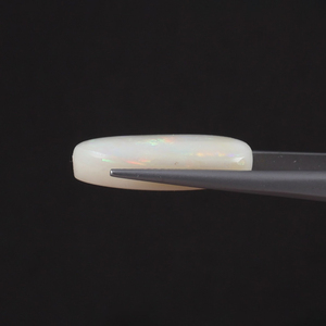 Opale naturelle 100% blanche, 12,52 carats, taille ovale, haute qualité, certifiée IGI, avec traitement par cire/huile, vente en gros, bijoux fins, Inde - Product Image 2