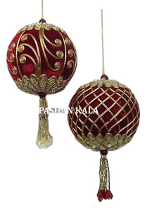 Adornos Navideños Colgantes Hechos a Mano de Alta Calidad con Diseño Personalizado de Bordado Zari con Cuentas - Product Image 6