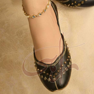Chaussures Khussa pour femmes de qualité supérieure, design unique, semelle antidérapante, dessus en similicuir, options personnalisables en stock - Product Image 5