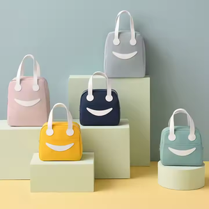 Bolsa térmica profesional de gran capacidad con diseño de cara sonriente, impermeable, para preparar comidas, ideal para niños, oficina y escuela. - Product Image 1