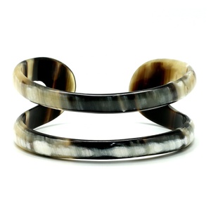 Hecho a mano saludable Vietnam cuerno de búfalo Pulseras de Moda producto único para el cuidado de la salud - Product Image 1