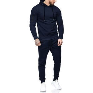 Conjunto Deportivo de Lujo para Hombre, Sudadera con Capucha y Pantalones de Tejido Técnico de 500GSM, Combinación de Colores Negro y Dorado, Impresión Personalizada - Product Image 1