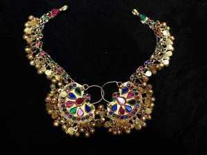 Conjunto de Joyería Tribal Kuchi Afgana Tradicional, Aretes Étnicos Hechos a Mano con Incrustaciones de Vidrio Colorido y Monedas para Bodas - Product Image 3