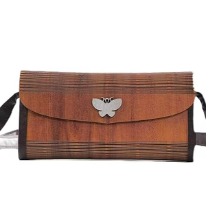 Pochette élégante en bois, prix abordable, faite à la main, sac à main de soirée pour femme, idéal pour les fêtes et les mariages, pochette élégante en bois naturel - Product Image 1