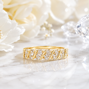 Atractivo Anillo de Cóctel de Lujo para Mujer en Oro de 14K con Brillantes Diamantes en Forma de Flor, Joyería Premium para Bodas y Fiestas - Product Image 3