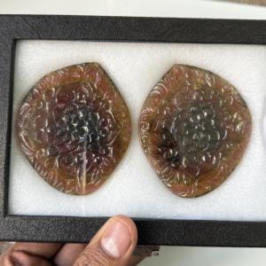 Tourmaline naturelle multicolore sculptée à la main, motif floral mandala, pierre précieuse en vrac, sculpture en tourmaline pour la création de bijoux, prix de gros - Product Image 4