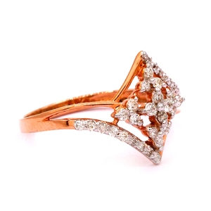 แหวนหมั้นเพชรและทองคำเพาะเลี้ยงในห้องปฏิบัติการ ได้รับการรับรองจาก IGI INGEMCO เพชรทรงบริลเลียนต์ ฝังแบบหนามเตย สไตล์คลาสสิก ทองคำบริสุทธิ์ 14K สำหรับผู้หญิง - Product Image 3