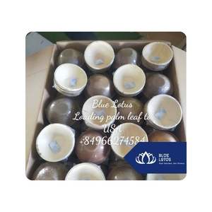 BEST SELLER Assiette en feuille de palmier jetable pour la restauration, les événements, les buffets et la présentation des aliments Vietnam - Product Image 1