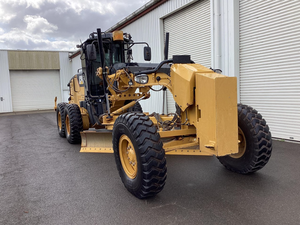 Niveleuse routière articulée robuste de 19 tonnes, modèle 2016, avec planche de nivellement coulissante de 12 pieds et commande par joystick - Product Image 2