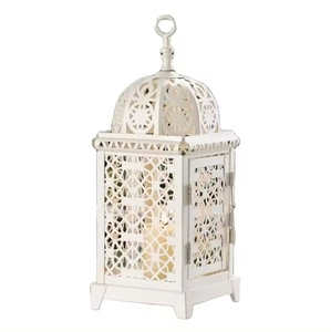 Portavelas de hierro blanco con patrón cortado a láser, centro de mesa duradero para decoración del hogar al mejor precio, linterna de diseño moderno - Product Image 1