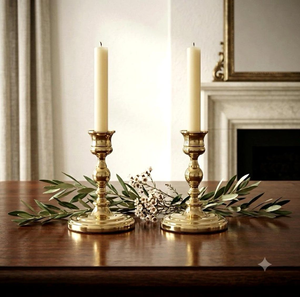 Portavelas Baldwin de Latón Macizo de 5 Pulgadas, Par de Portavelas Vintage en Tono Dorado, Portavelas Decorativos para Velas Cónicas - Product Image 1
