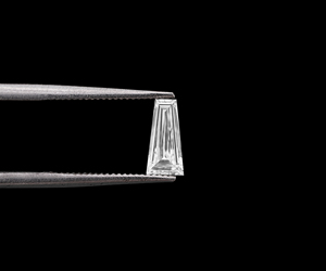 OM GEMS Diamante Cultivado en Laboratorio Certificado por IGI, Corte Baguette Cónico, Color E,F, Claridad VVS-VS, 0.6 Ct, para Joyería, Diamante Cultivado en Laboratorio al por Mayor - Product Image 2