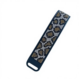 Porte-clés de luxe ajustable à imprimé léopard avec fermeture éclair, perles et strass, design élégant, accessoires de mode pour femmes - Product Image 1
