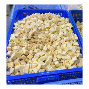 Cubos de mango congelados IQF fabricados con mangos frescos cuidadosamente seleccionados para aplicaciones en la industria alimentaria. - Product Image 1