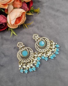 Pendientes colgantes de diseñador con borlas de perlas Chandbali y piedras preciosas redondas, chapados en oro antiguo, para mujer, fabricante de pendientes de moda. - Product Image 3