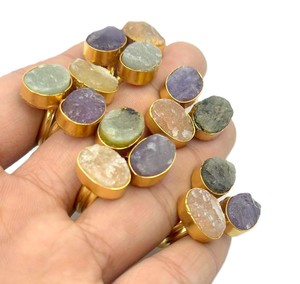 แหวนทองเหลืองชุบทอง18K ประดับอัญมณีธรรมชาติ - Product Image 2