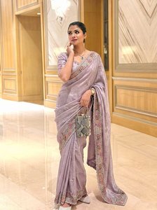 Elegante sari de seda color lavanda con borde bordado y blusa para mujer, ropa tradicional india para bodas. - Product Image 1