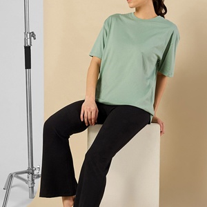 T-shirt en jersey 100 % viscose uni, doux au toucher, brodé, orné de perles, style hip-hop, personnalisé, à manches courtes, ourlet incurvé, coupe classique pour femme - Product Image 1
