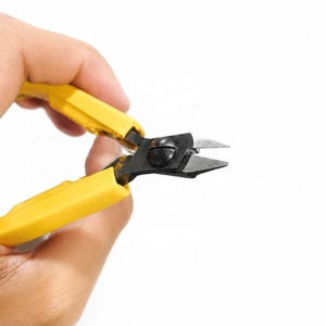 Cortadores Diagonales de Precisión Lindstrom 8148 de 0.1mm-0.8mm, Ultra-Flush, de Acero Inoxidable, Seguros para ESD, CE ISO, para Trefilado de Alambre Plateado y Dorado - Product Image 1