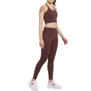 Ensemble de sport 2 pièces sans couture pour femme : débardeur court et legging de yoga taille haute – Tenue de sport tendance - Product Image 4