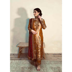 Ensemble de pent et de dupatta de créateur avec travail de moti pour les tenues de soirée ou les robes de bal - Product Image 2