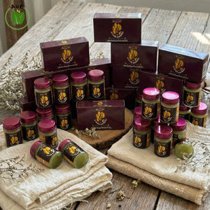 Bálsamo Herbal Tradicional Tailandés KCM para Uso Corporal, Formulado con una Mezcla Cuidadosamente Seleccionada de Eucalipto y Clavo - Product Image 3