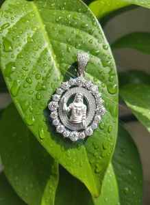 Pendentif Christ en argent 925 plaqué rhodium, diamant taille brillant rond, breloque religieuse, bijoux fins unisexes - Product Image 2