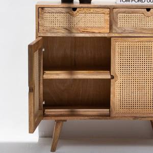 Buffet en rotin Vandana Pebble Flux avec deux tiroirs et deux portes pour des intérieurs modernes et élégants - Product Image 6