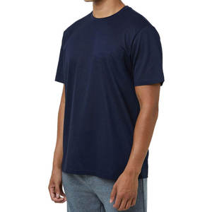 เสื้อยืดผู้ชาย OEM แขนสั้น ใส่หน้าร้อน ราคาขายส่ง ผ้าฝ้าย 100% คอกลม ทรงหลวม สไตล์ทางการ พิมพ์ลายตัวอักษร ผ้าไม่เป็นขุย - Product Image 4