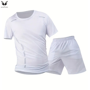 Conjunto Deportivo para Correr al Aire Libre de 2 Piezas en Color Blanco con Pantalones Cortos con Bolsillos, Camiseta de Compresión de Manga Corta y Pantalones Cortos para Hombre - Product Image 3