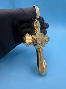 Pendentif Croix Chrétienne de Luxe Bicolore en Argent Sterling 925 et Moissanite, Bijou Religieux, Cadeau - Product Image 3