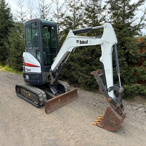 Mini-excavatrice compacte Bobcat E26 conçue pour l'excavation, la démolition et la préparation du terrain, avec confort pour l'opérateur - Product Image 4
