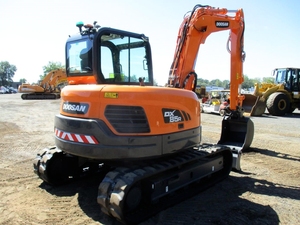 Excavadora DX85R-3 de segunda mano con giro de cola reducido para proyectos de construcción urbana - Product Image 3