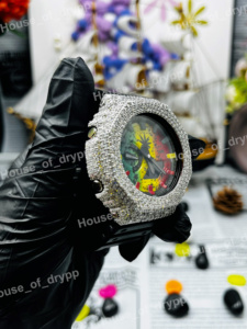 Reloj de Lujo con Diamantes Moissanite Estilo Hip Hop, Esfera Redonda con Detalles Arcoíris, Diseño Exclusivo - Product Image 4