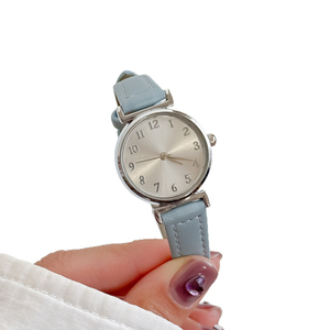 Reloj de Cuarzo Moderno y Elegante, Estilo Lujoso y Delgado, Ideal para Uso Diario, Deportes y Actividades al Aire Libre - Product Image 4
