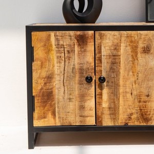 Mueble de TV Industrial de Madera Vandana Lunaris Neo, Consola de Entretenimiento Moderna de Madera Maciza y Metal - Product Image 2
