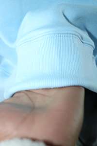 Sudadera HPC SKY BLUE con cuello alto, 100% azul marino, con apliques bordados, cuello ancho, hilos finos. - Product Image 4