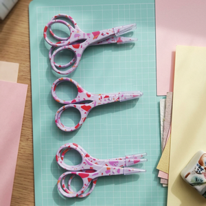 Tijeras de Bordado HABI INDUSTRIES de 3.5 Pulgadas, Acero Inoxidable, Hojas Afiladas de Precisión, Colores Flamingo Pink, Lemonade y Wisteria - Product Image 4