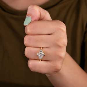 Bague en or massif 10k 14k 18k ou or rose avec diamant de laboratoire taille marquise hollandaise 1 carat et bande latérale en argent - Product Image 6