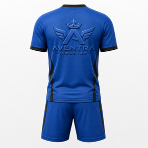Uniforme de fútbol personalizado por sublimación, camiseta y pantalones cortos, diseñado para escuelas, clubes, academias y equipos profesionales. - Product Image 2