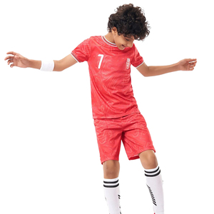 Conjunto de Camiseta y Pantalones Cortos de Fútbol Rojos para Niños, Uniforme Personalizado Sublimado para Equipos de Fútbol, Ropa Deportiva Transpirable para Niños, Jersey Juvenil - Product Image 1