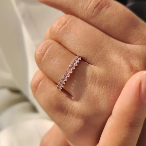 Anillo de Boda de Oro de 14K con Baño de Rodio, Media Eternidad, con Diamante Cultivado en Laboratorio de Corte Ovalado de 2 Quilates, Color Rosa Intenso, para Mujer - Product Image 2