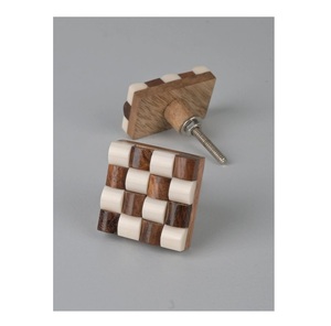 Tiradores y pomos de madera y resina de diseño personalizado para cajones y puertas de cocina, calidad superior en India - Product Image 2