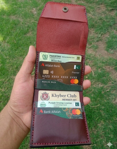 Portefeuille court à trois volets en cuir véritable Crazy Horse, écologique, 4 pouces, antivol, avec fermeture à bouton, motif vintage et rivets - Product Image 3