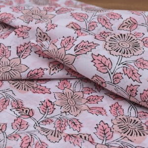 ผ้าฝ้ายพิมพ์ลายดอกไม้สีขาวชมพูแบบขายส่ง ลายใบไม้เล็กๆ สำหรับชุดคุรติส ตกแต่งบ้าน - Product Image 5
