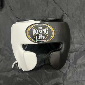 ชุดฝึกซ้อมมวยคุณภาพสูงปรับแต่งได้ NO BOXING NO LIFE พร้อมนวมหนังแท้ ที่ครอบศีรษะ และอุปกรณ์ป้องกันอวัยวะเพศชาย ราคาขายส่ง - Product Image 4