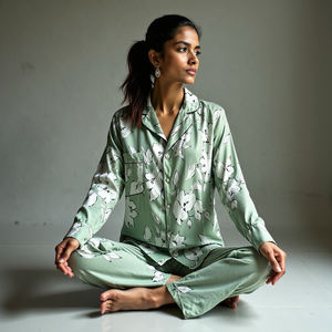 Conjunto de pijama de viscosa sedosa para mujer, Conjunto de pijama de color verde pizarra con detalle de ribete y bolsillos funcionales - Product Image 5