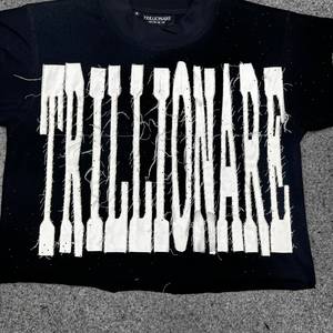 Camiseta Corta Negra para Hombre, Estilo Moderno, Cuello Redondo, Manga Corta, Estilo Urbano, Corte Regular, Transpirable, Secado Rápido, Algodón Jersey Ecológico - Product Image 2